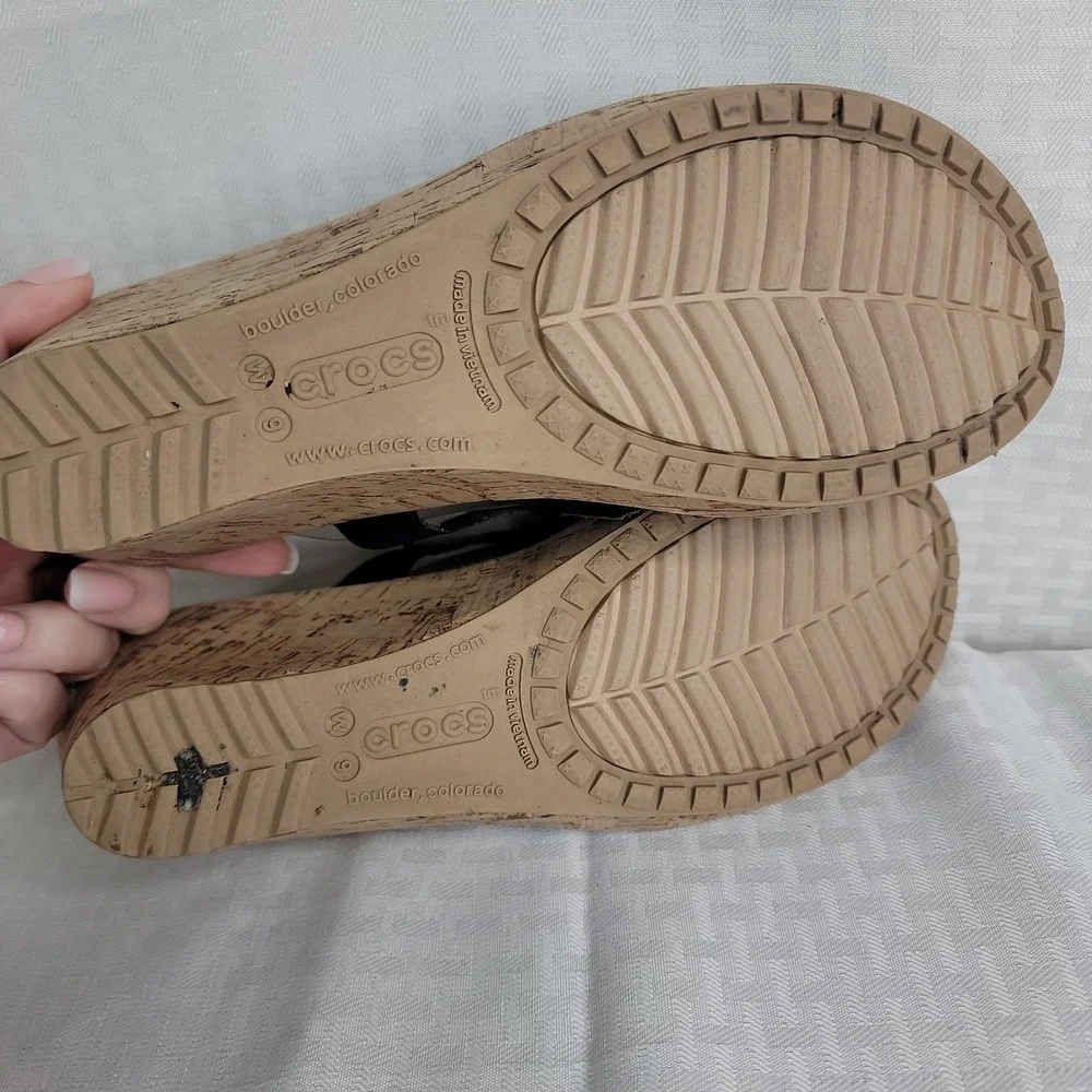 Crocs Womens 9 A Leigh Wedge Sandals Black Leather Cork Platform Slip On
